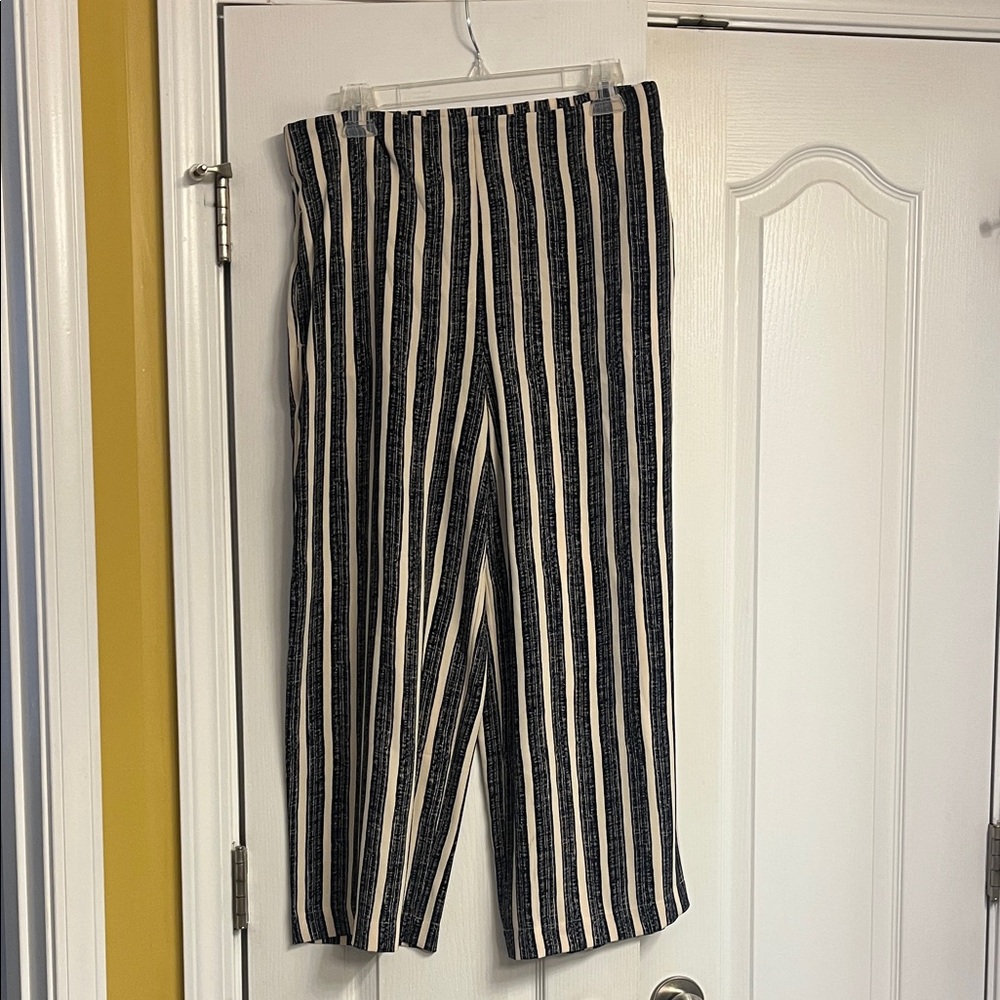 Lysse Black and Cream Striped Cropped Pants